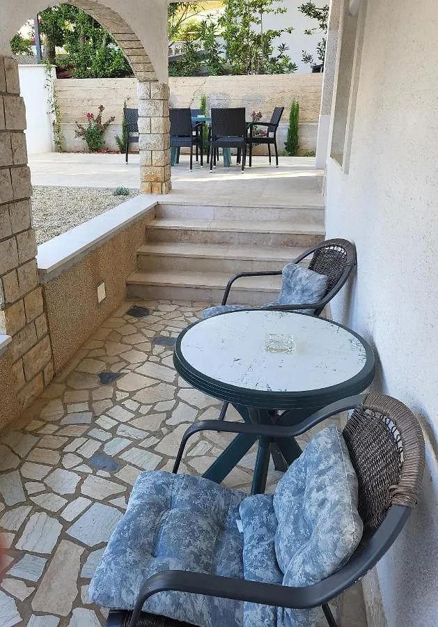 Apartment Selce 2379B 0*,  Chorvatsko