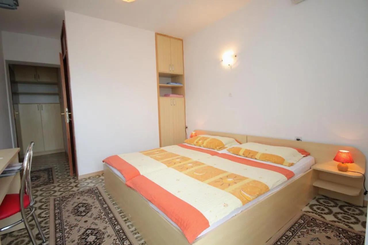 Apartment Selce 2379B